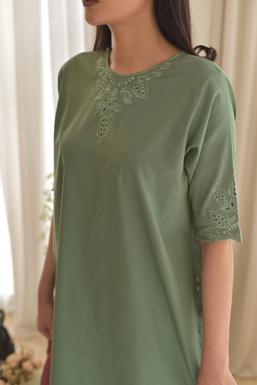 HOORIYA-3PC Lawn Embroidered Shirt with Dupatta (Unstitched) - RN-2461