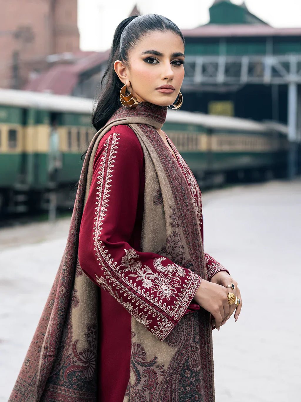 IZNIK- 3PC Lawn Embroidered Shirt with Chiffon Dupatta (Unstitched) - RN-2437