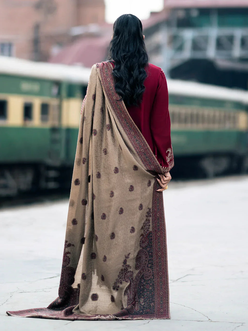IZNIK- 3PC Lawn Embroidered Shirt with Chiffon Dupatta (Unstitched) - RN-2437