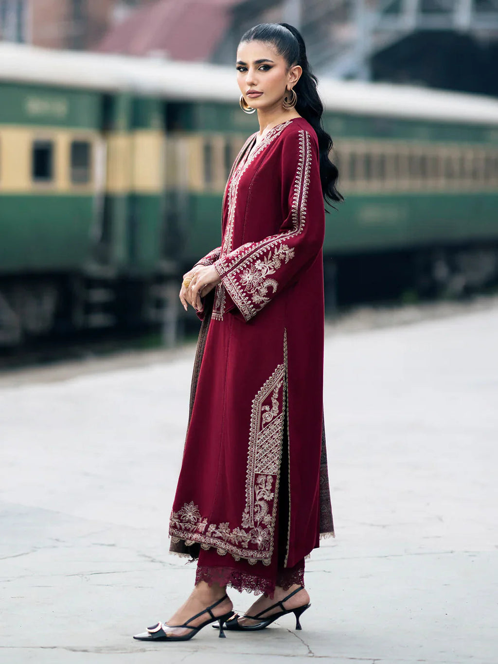 IZNIK- 3PC Lawn Embroidered Shirt with Chiffon Dupatta (Unstitched) - RN-2437