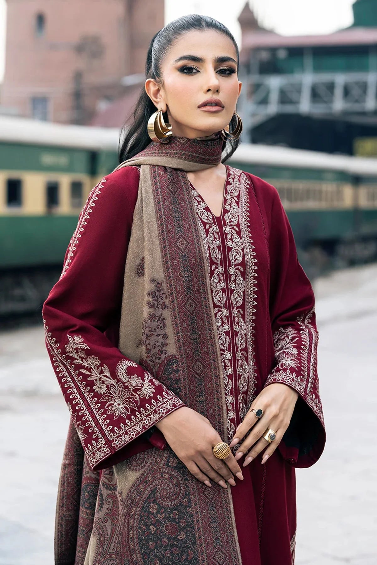 IZNIK- 3PC Lawn Embroidered Shirt with Chiffon Dupatta (Unstitched) - RN-2437