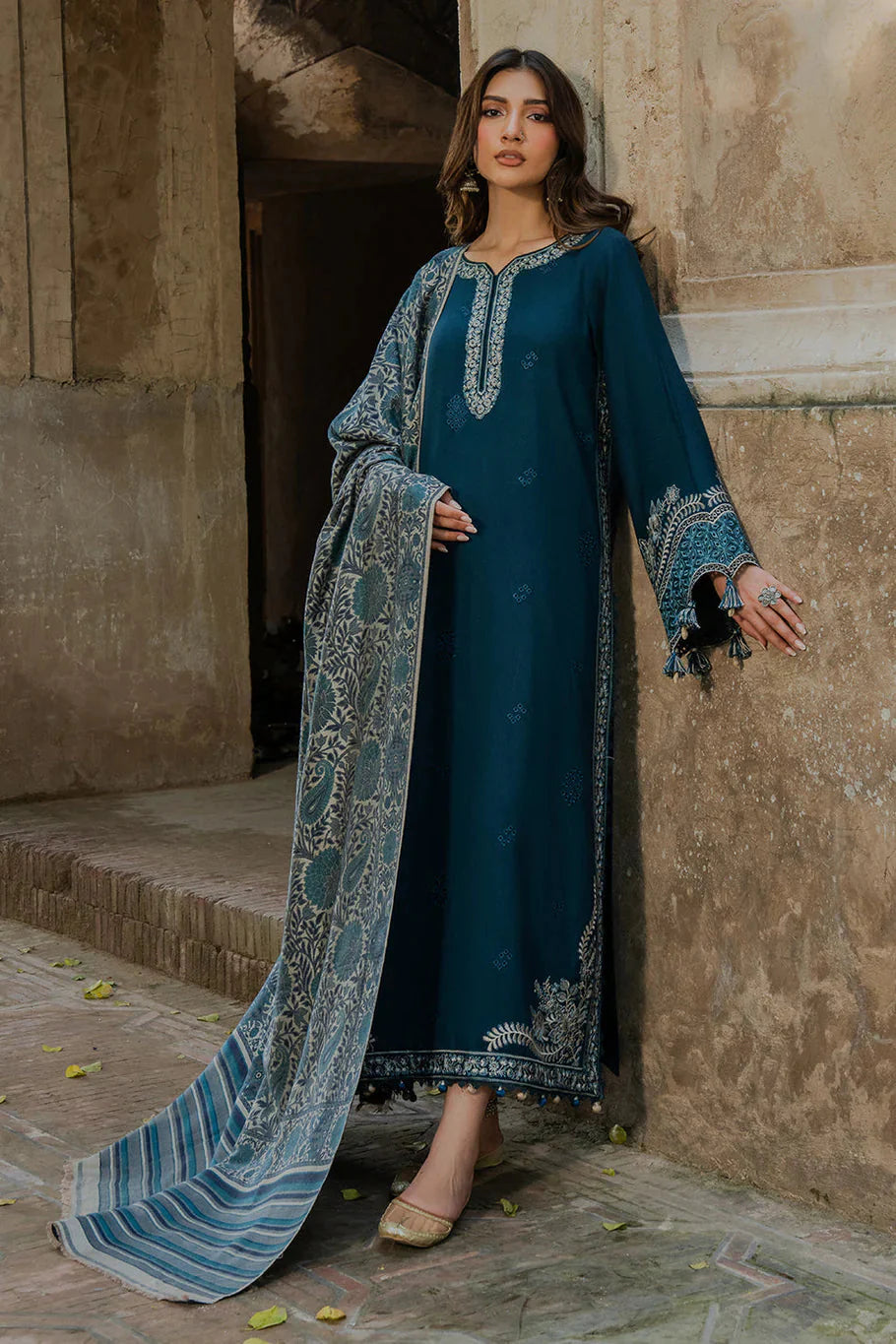 IZNIK- 3PC Lawn Embroidered Shirt with Printed Chiffon Dupatta (Unstitched) - RN-2435