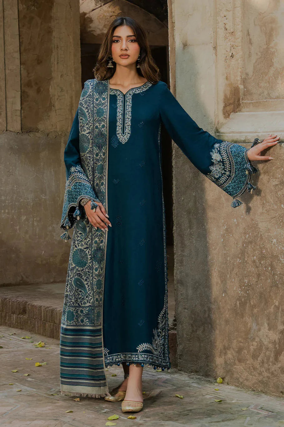 IZNIK- 3PC Lawn Embroidered Shirt with Printed Chiffon Dupatta (Unstitched) - RN-2435