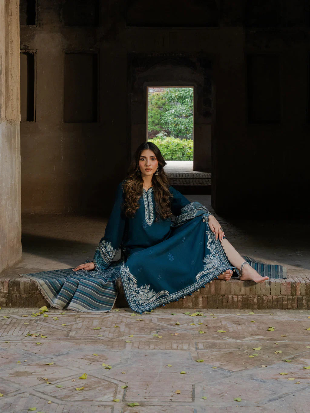 IZNIK- 3PC Lawn Embroidered Shirt with Printed Chiffon Dupatta (Unstitched) - RN-2435