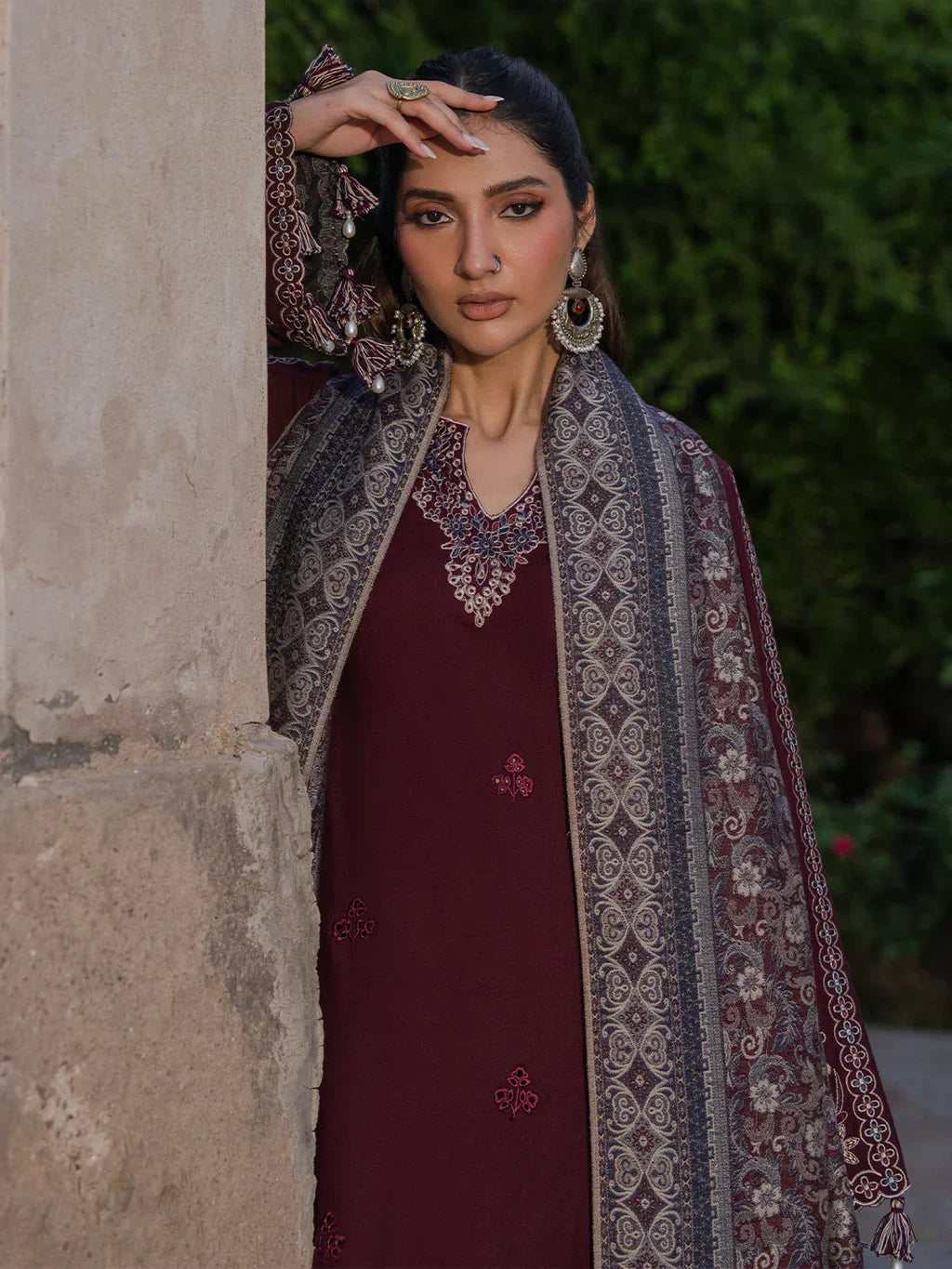 IZNIK- 3PC Lawn Embroidered Shirt with Printed Chiffon Dupatta (Unstitched) - RN-2434
