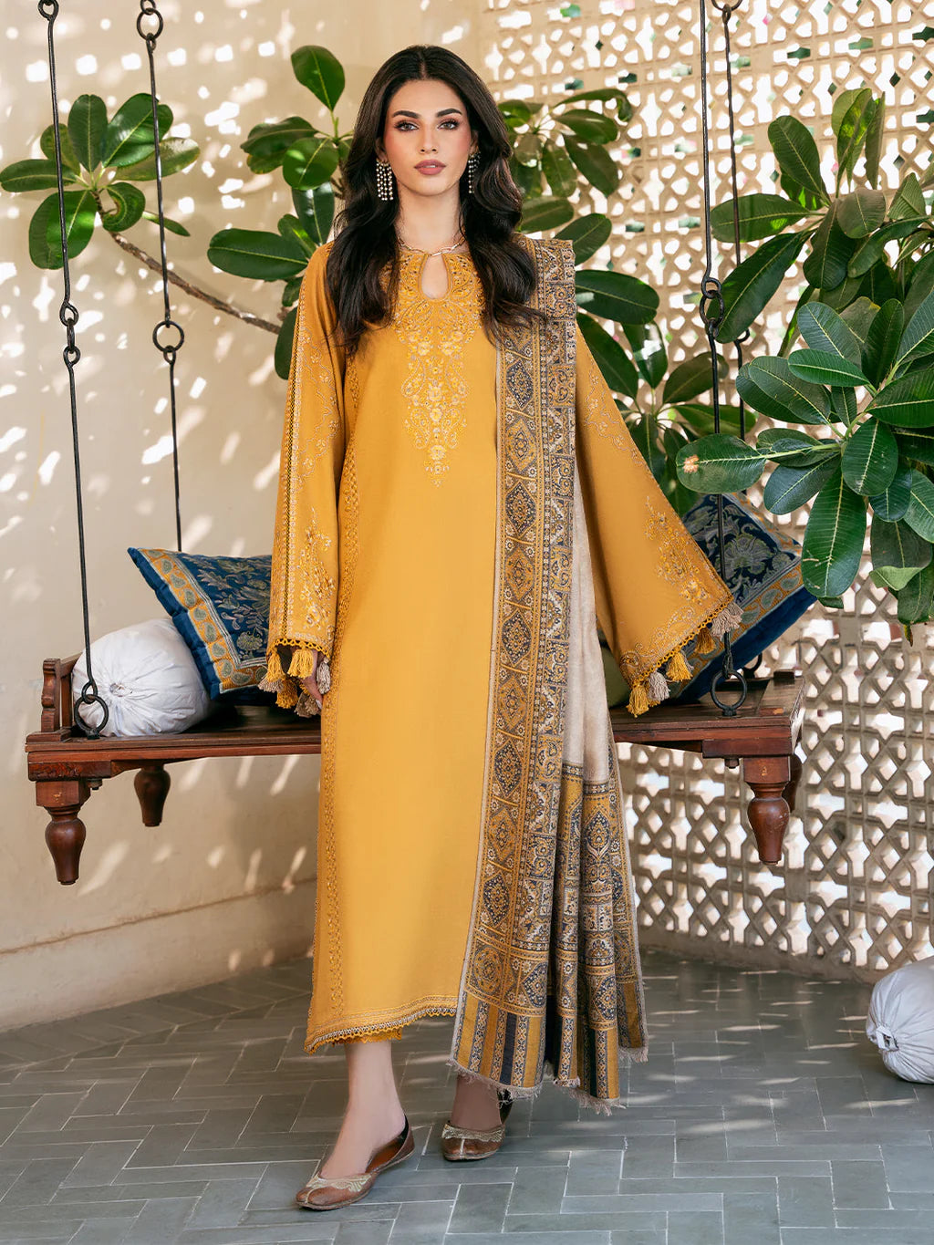 IZNIK - 3PC Lawn Embroidered Shirt with Dupatta (Unstitched) - RN-2445
