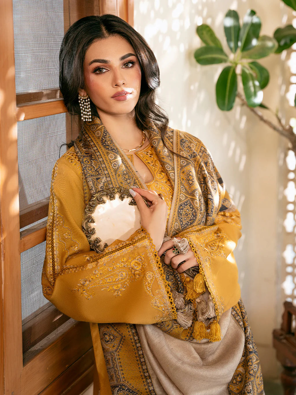 IZNIK - 3PC Lawn Embroidered Shirt with Dupatta (Unstitched) - RN-2445