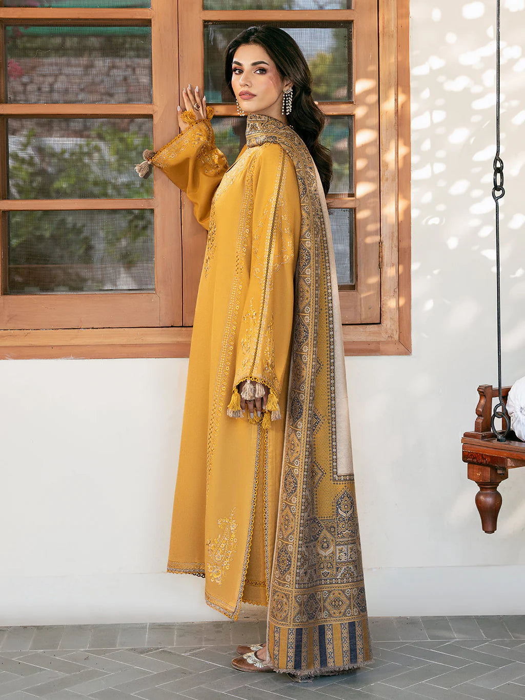 IZNIK - 3PC Lawn Embroidered Shirt with Dupatta (Unstitched) - RN-2445
