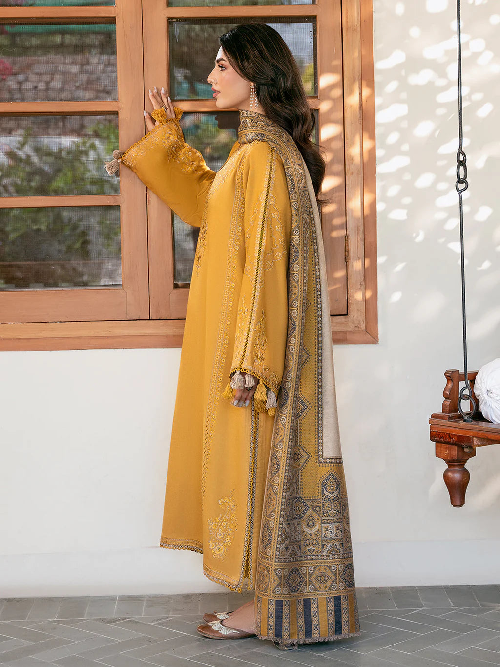 IZNIK - 3PC Lawn Embroidered Shirt with Dupatta (Unstitched) - RN-2445